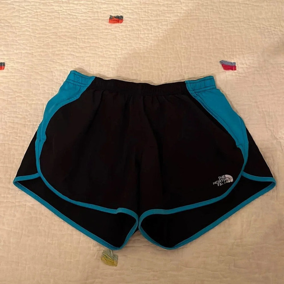 North face women’s black Shorts small - Picture 1 of 6